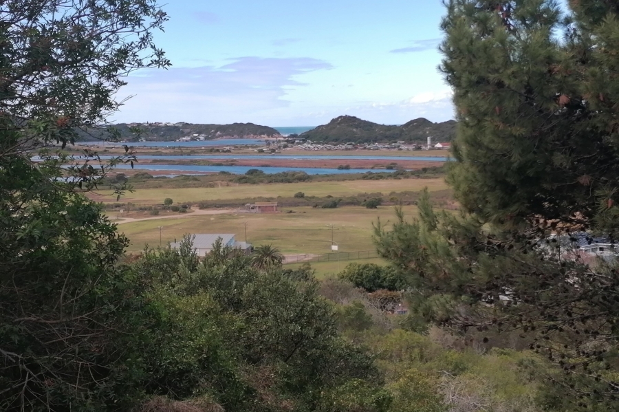 6 Bedroom Property for Sale in Bergsig Western Cape
